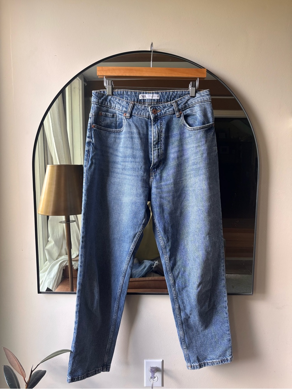 ZARA | tapered high rise jeans | size 10 - Picture 3 of 4
